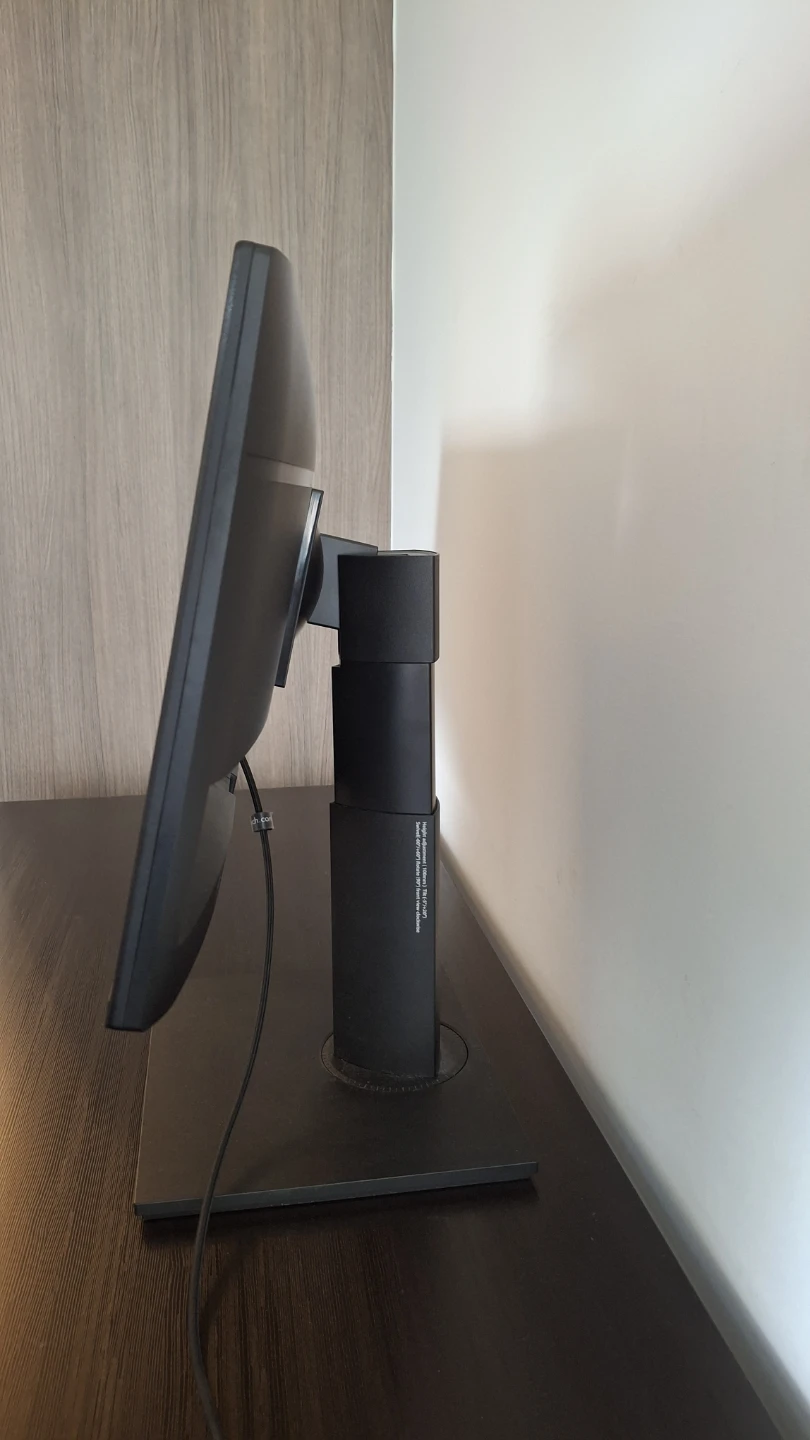 Amazon basics Monitor - photo 2