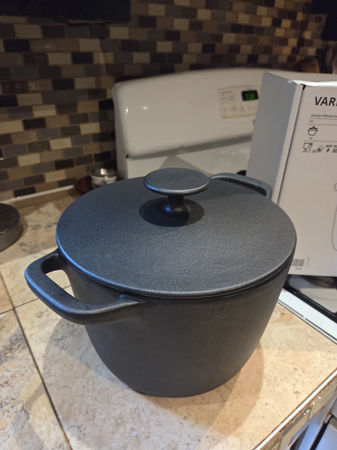 IKEA VARDAGEN Cast Iron Pot 5.3qt - photo 2