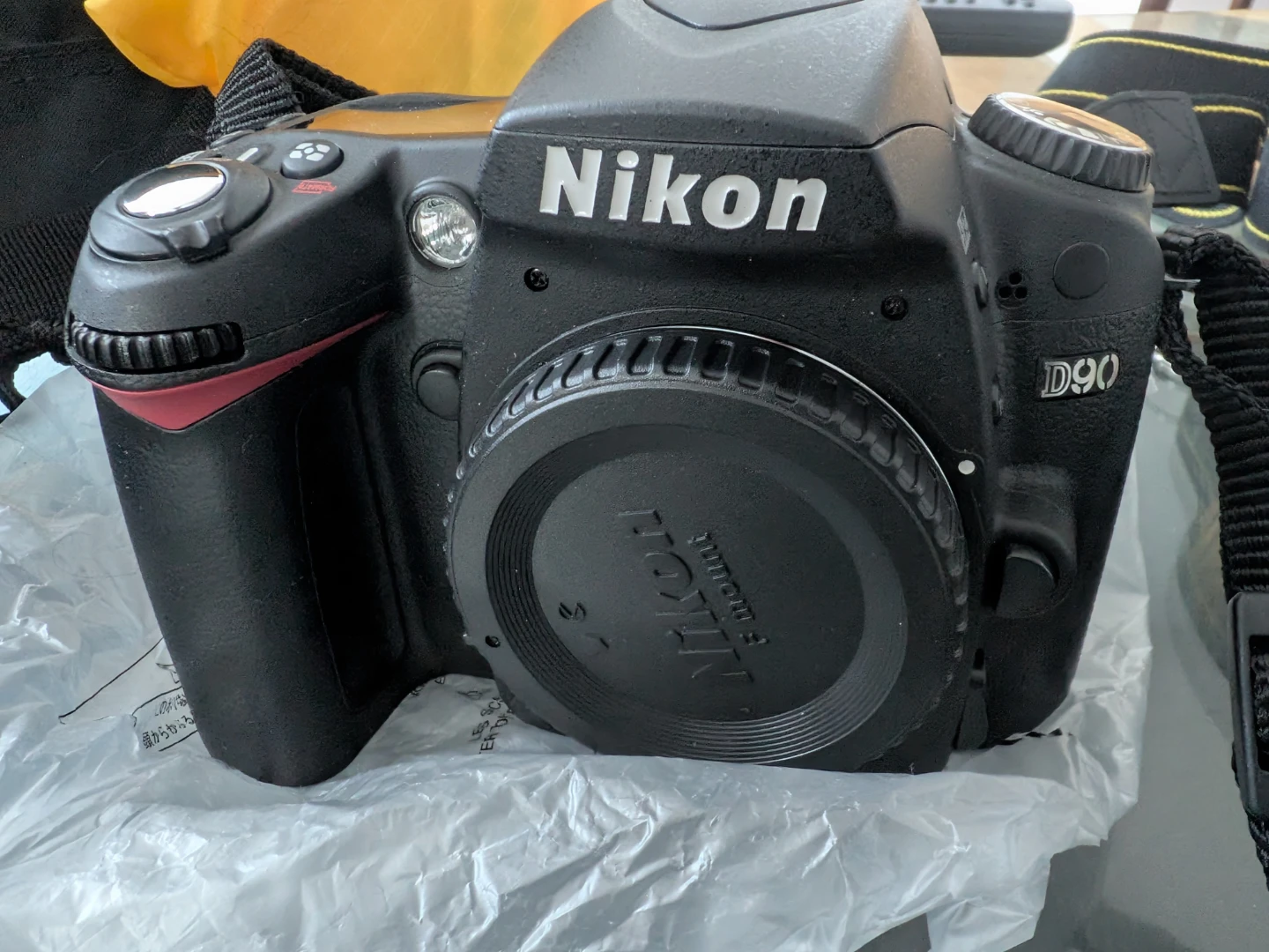 Nikon D90 DSLR Camera with AF-S NIKKOR 18-105mm Lens