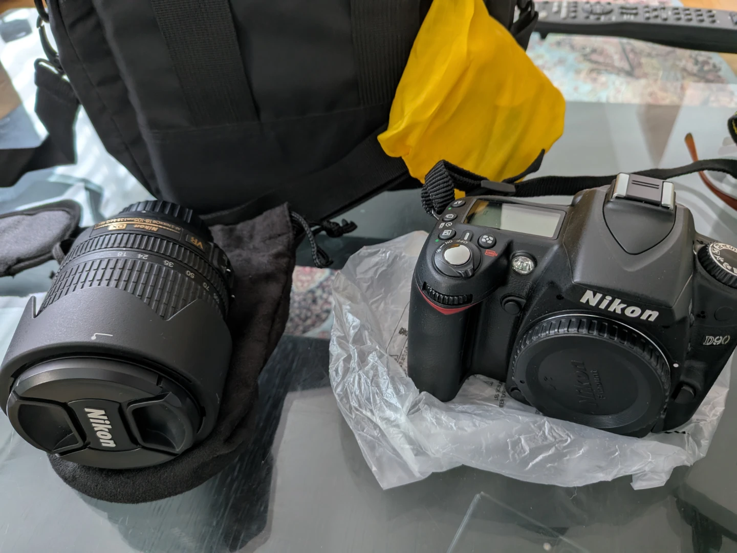 Nikon D90 DSLR Camera with AF-S NIKKOR 18-105mm Lens - photo 2