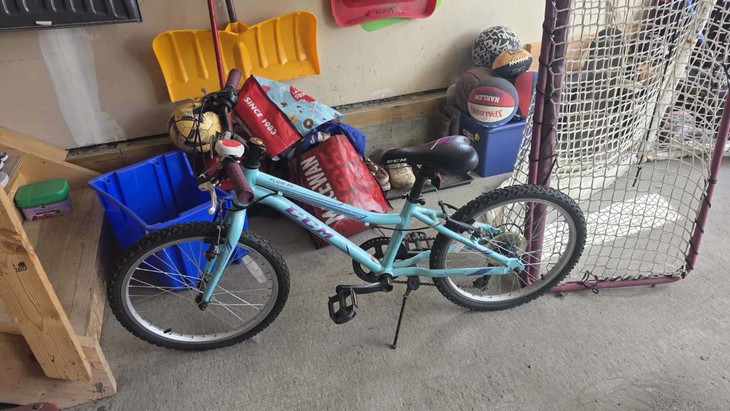 CCM Flow 20" Kids Bike