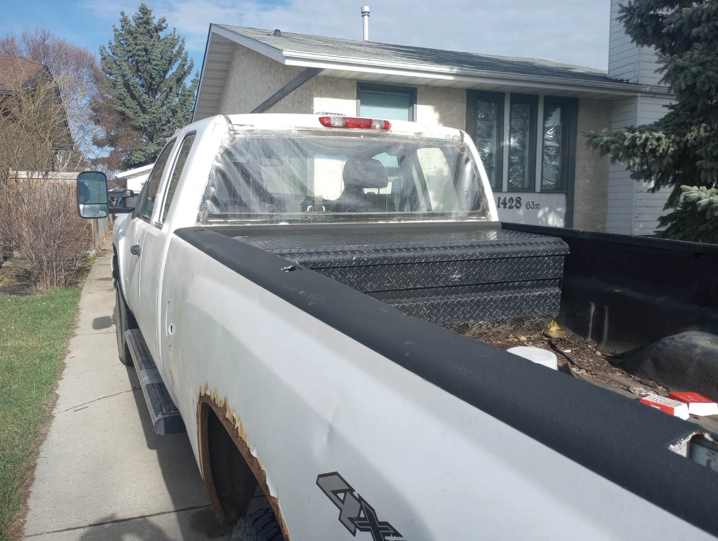 White Chevrolet Silverado 2500 HD Pickup Truck - photo 2
