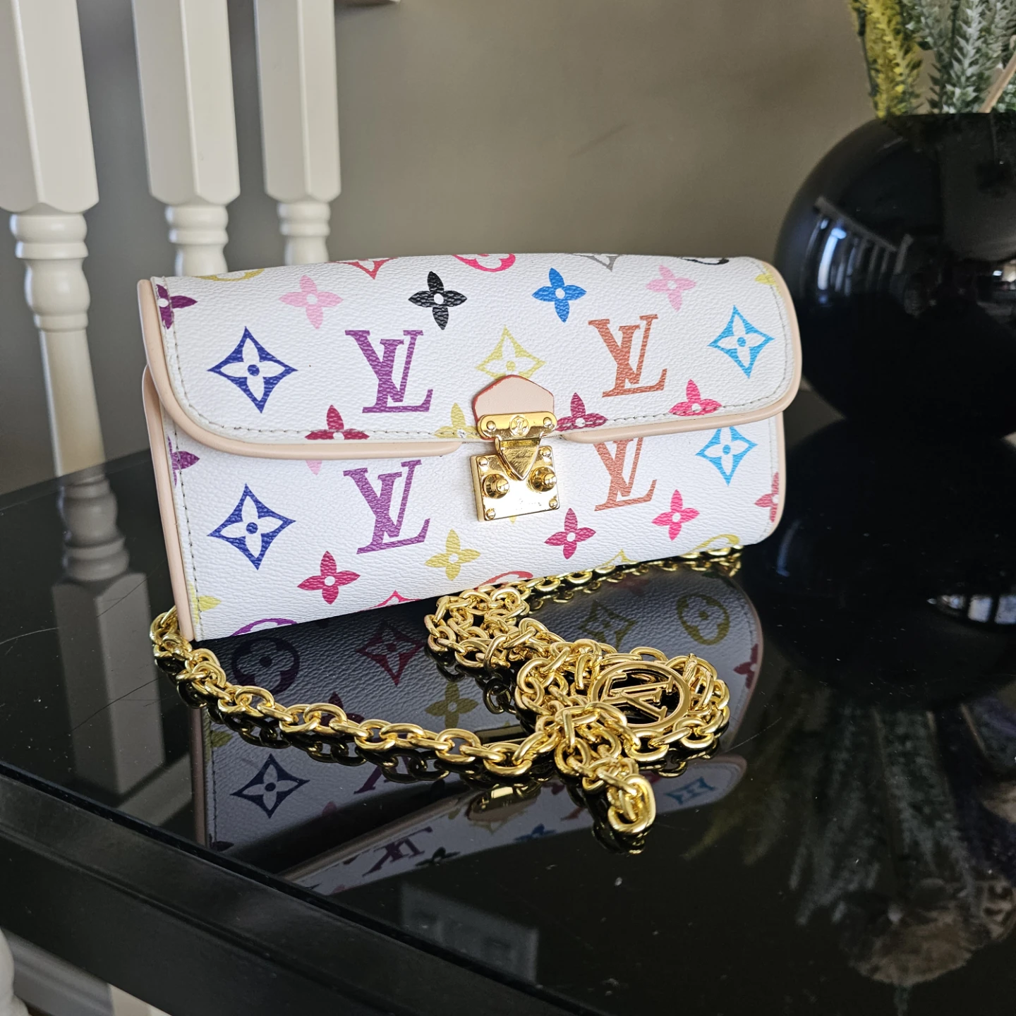 L.V Multicolor Pochette