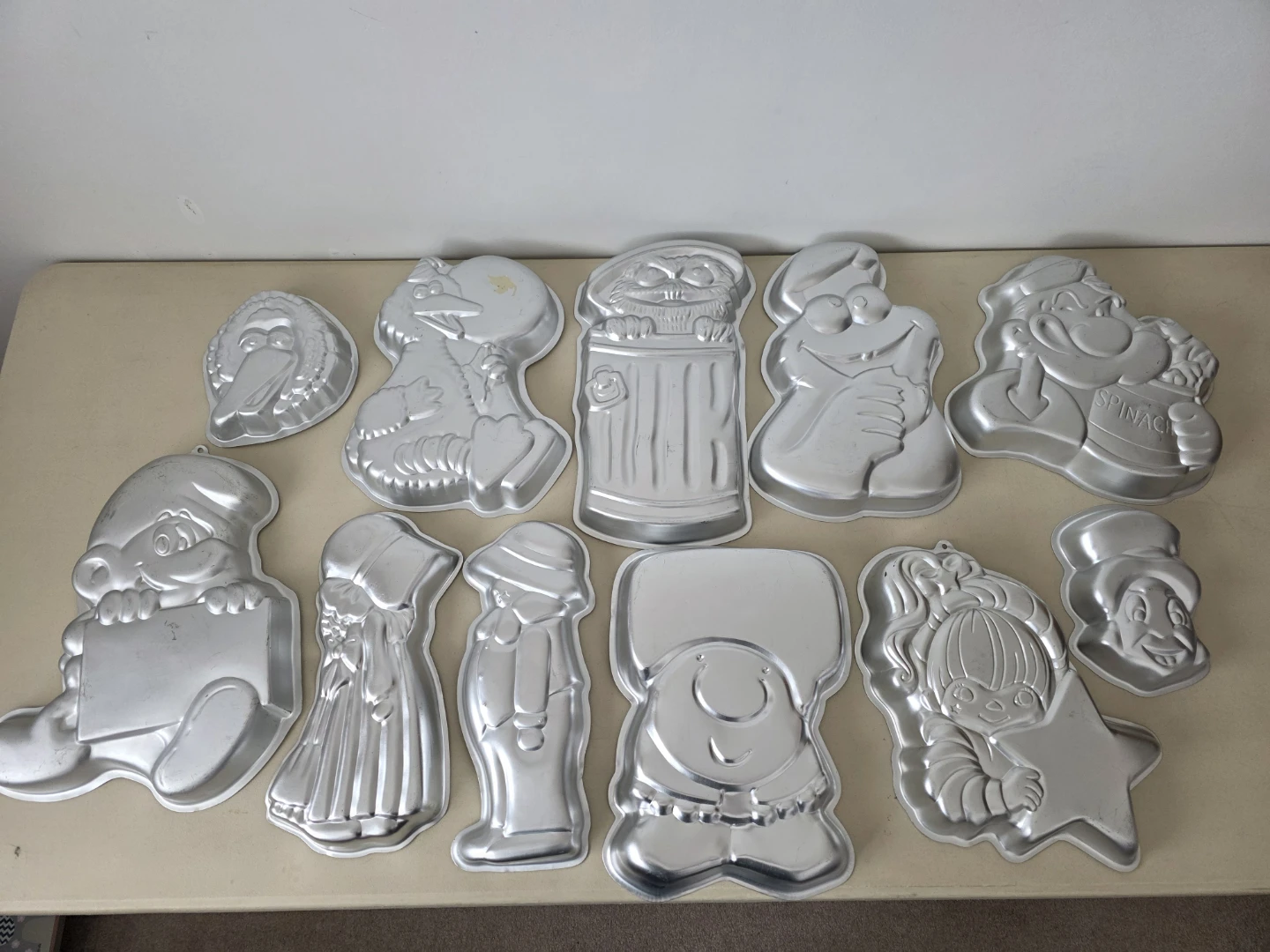 Huge Wilton Cake Supplies Bundle. Pans, Magazines, Supplies