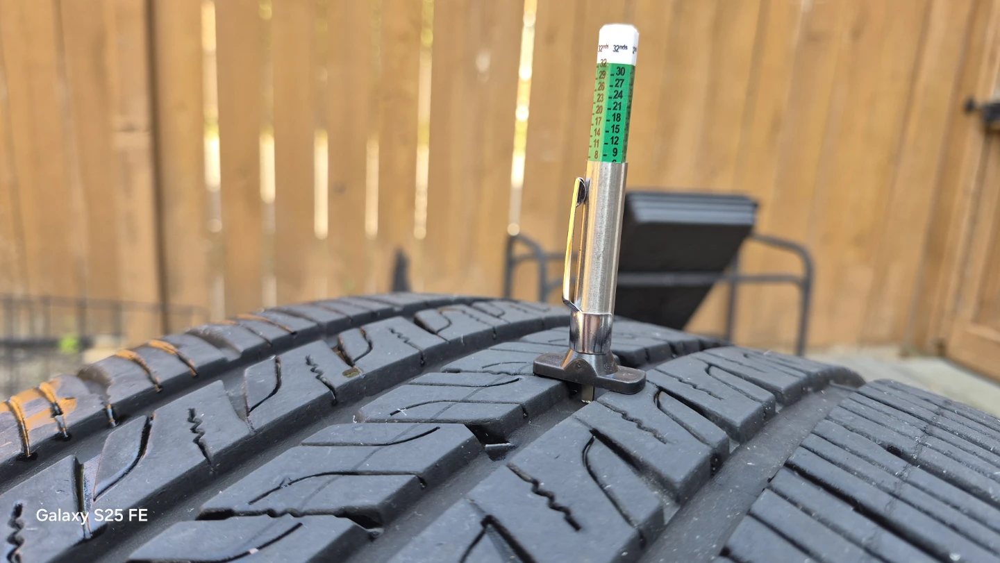 Goodyear Assurance ComfortDrive Tire 255/40R19