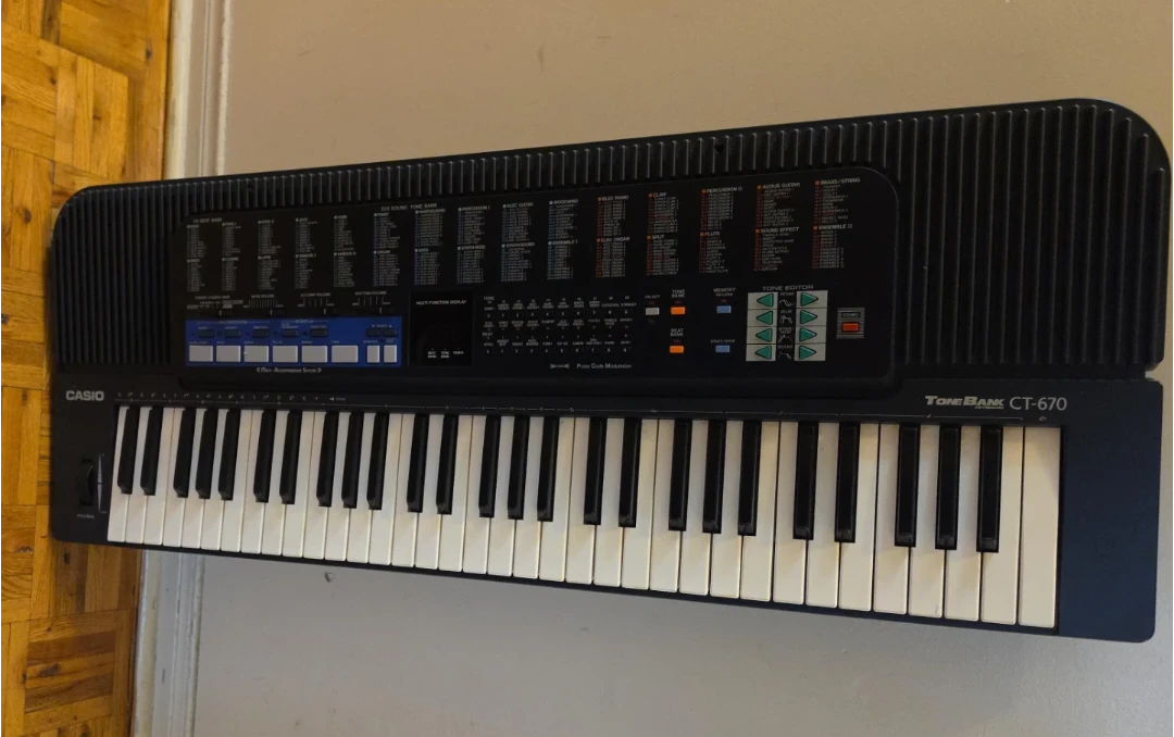 Casio Tone Bank CT-670 Keyboard