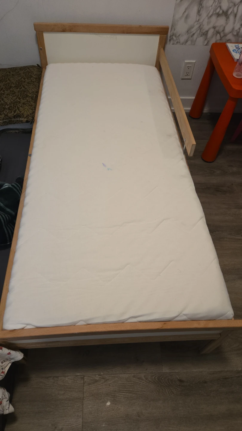 Toddler Bed Frame with Mattress