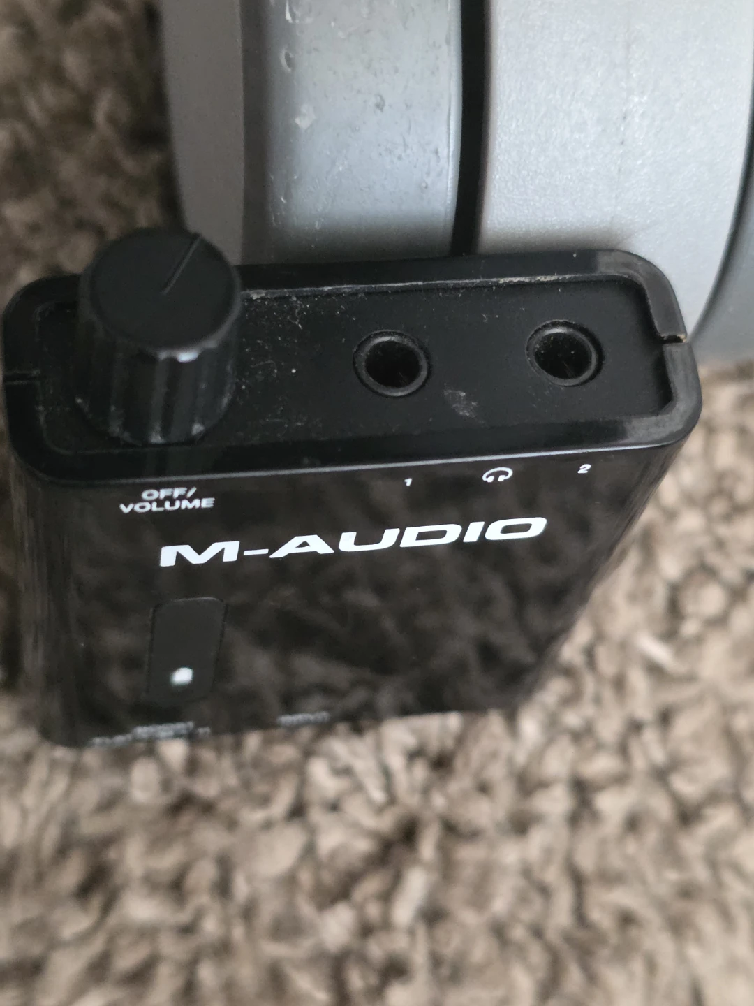 M-Audio Bass Traveler Guitar Headphone Amp - photo 5
