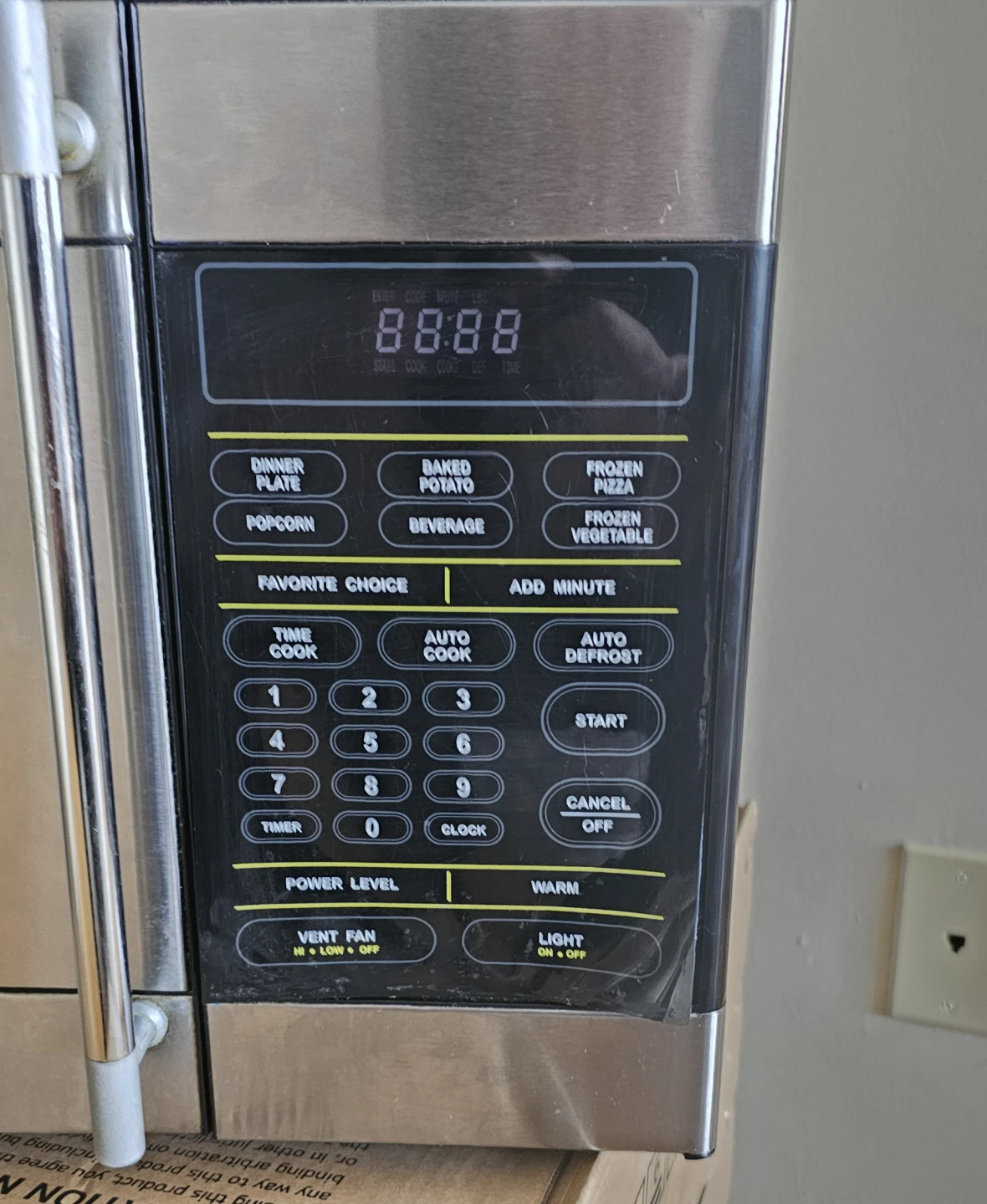 Magic Chef, Over-the-Range Microwave - photo 4