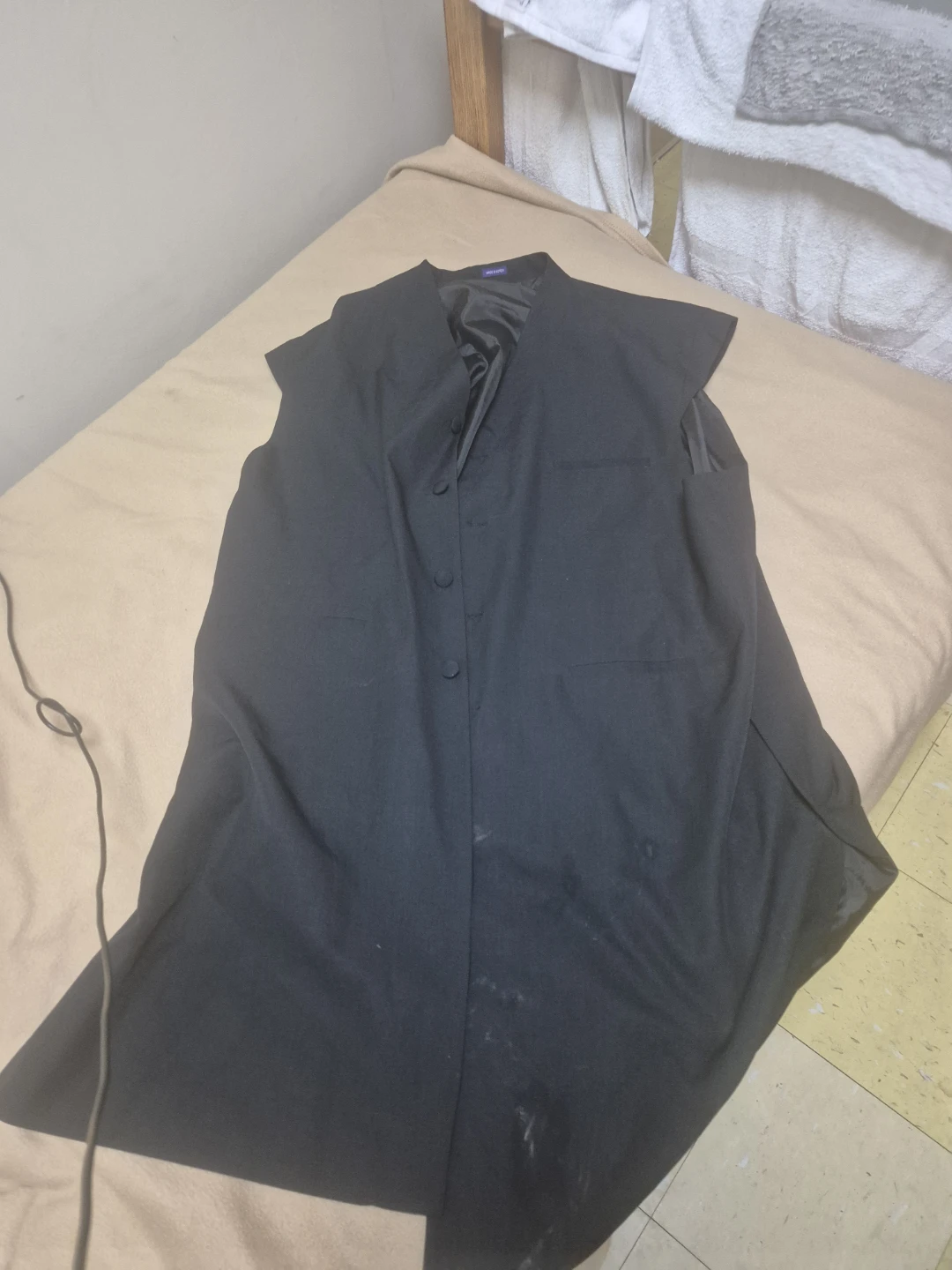 Black Sleeveless Vest