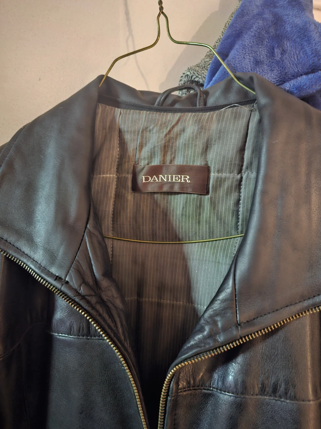 Danier Leather Jacket - photo 2