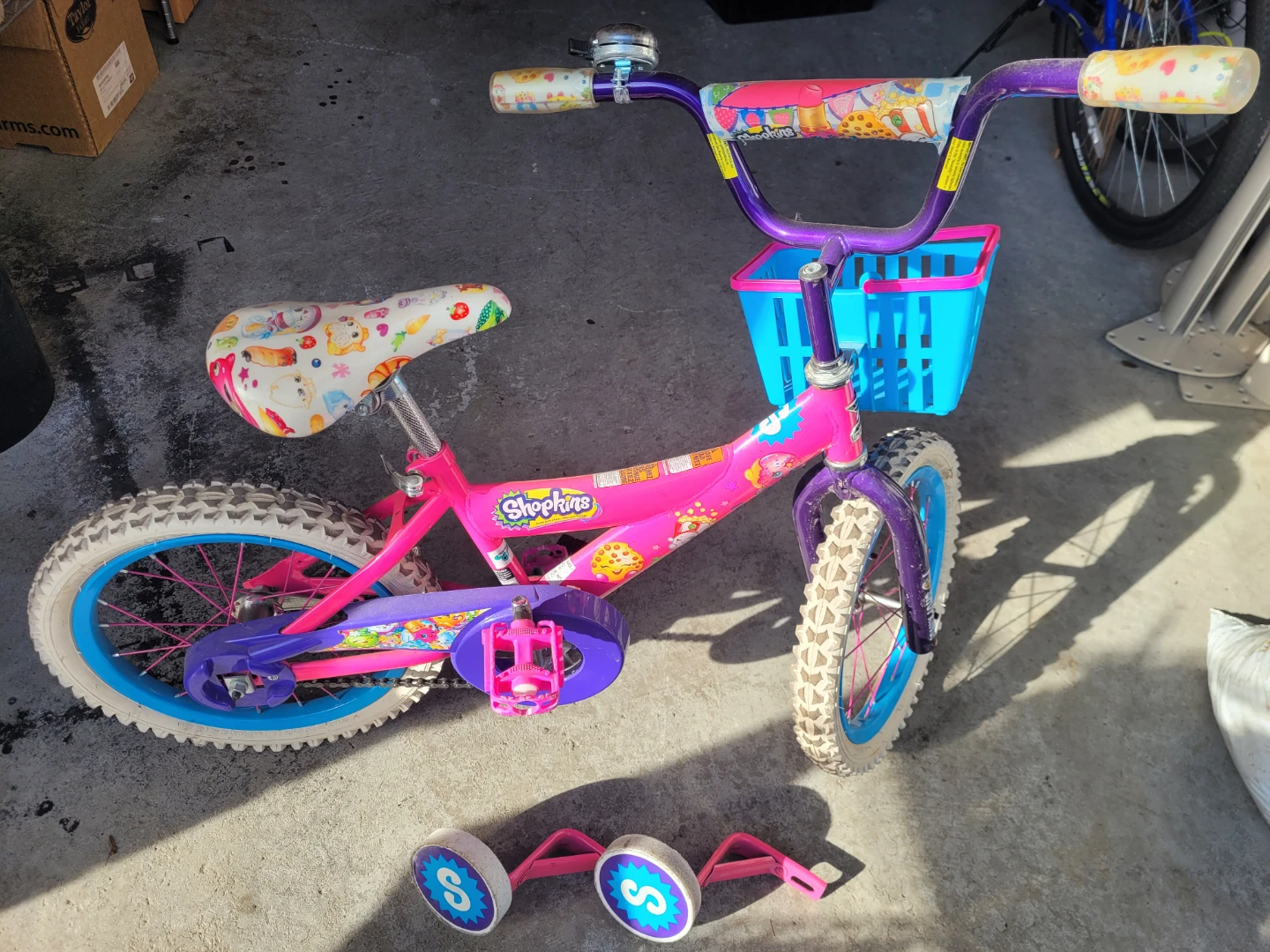 Kids Pink Shopkins Bicycle with Basket - photo 2