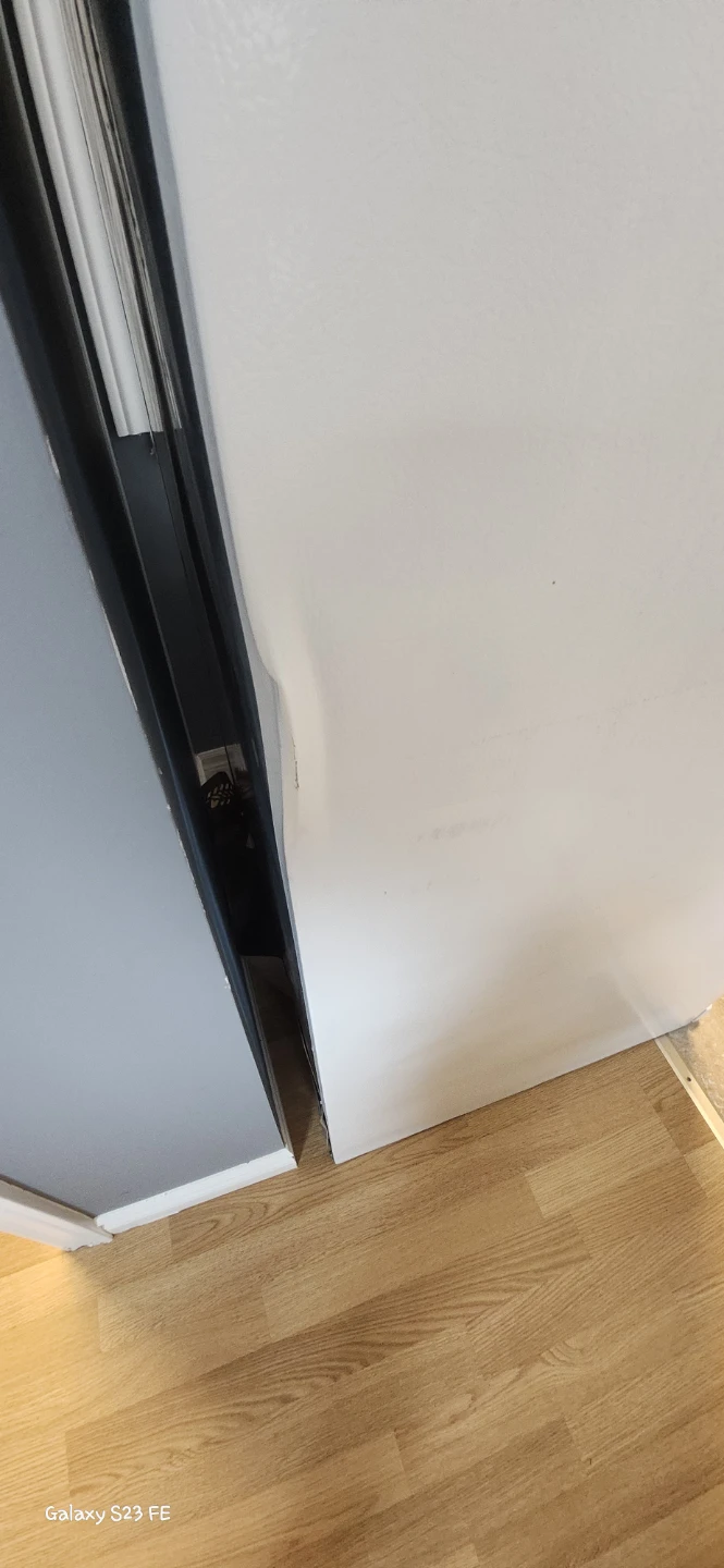 Frigidaire Refrigerator - photo 4