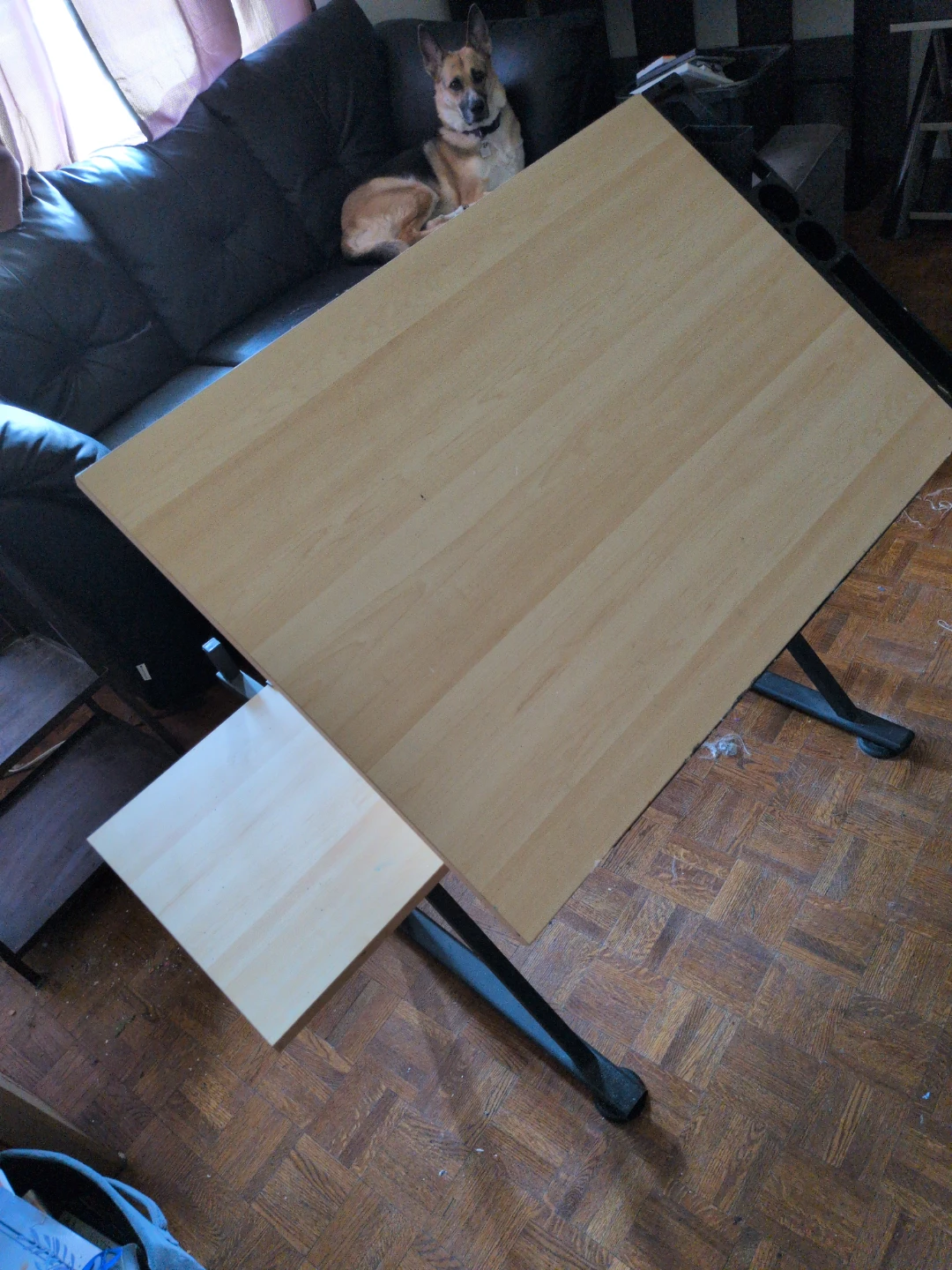 Art table 👩🏻‍🎨🎨🖌️🫟