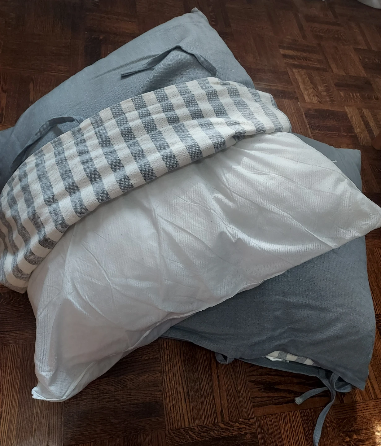 Square Pillow - photo 2