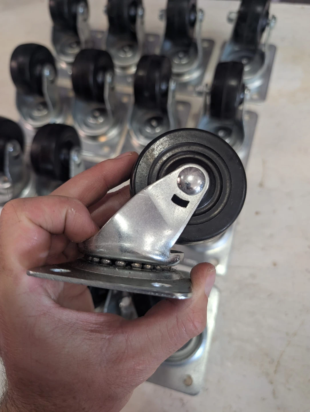 Lot of 18 Swivel Casters 100lb Capacity - photo 2