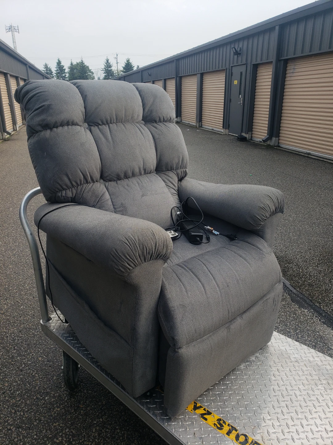 Grey Power Lift Recliner Chair - photo 3
