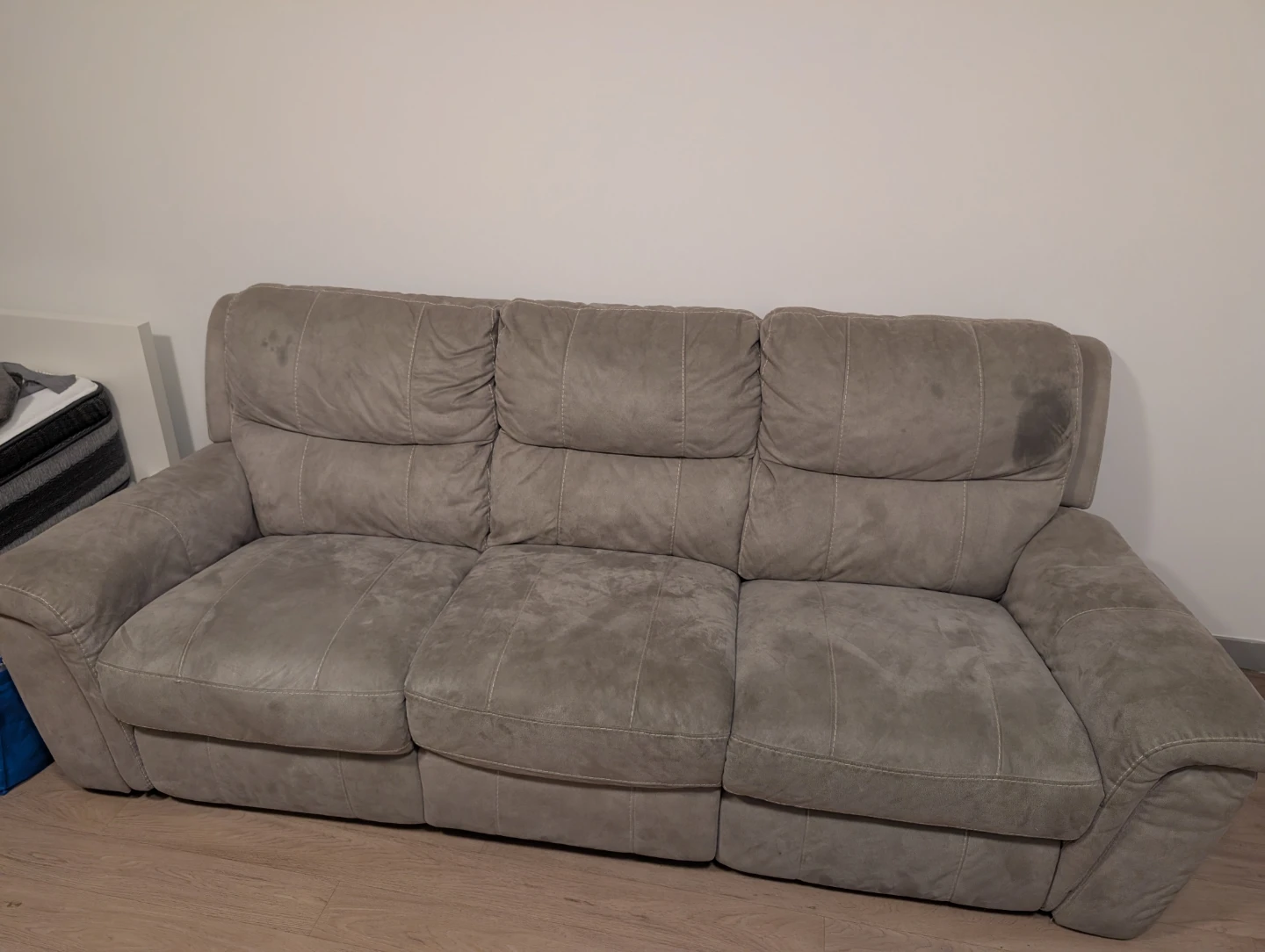 3 Seater recliner - photo 4