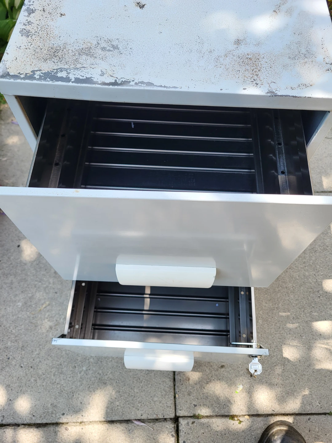 2-Drawer Locking Metal Filing Cabinet - photo 4