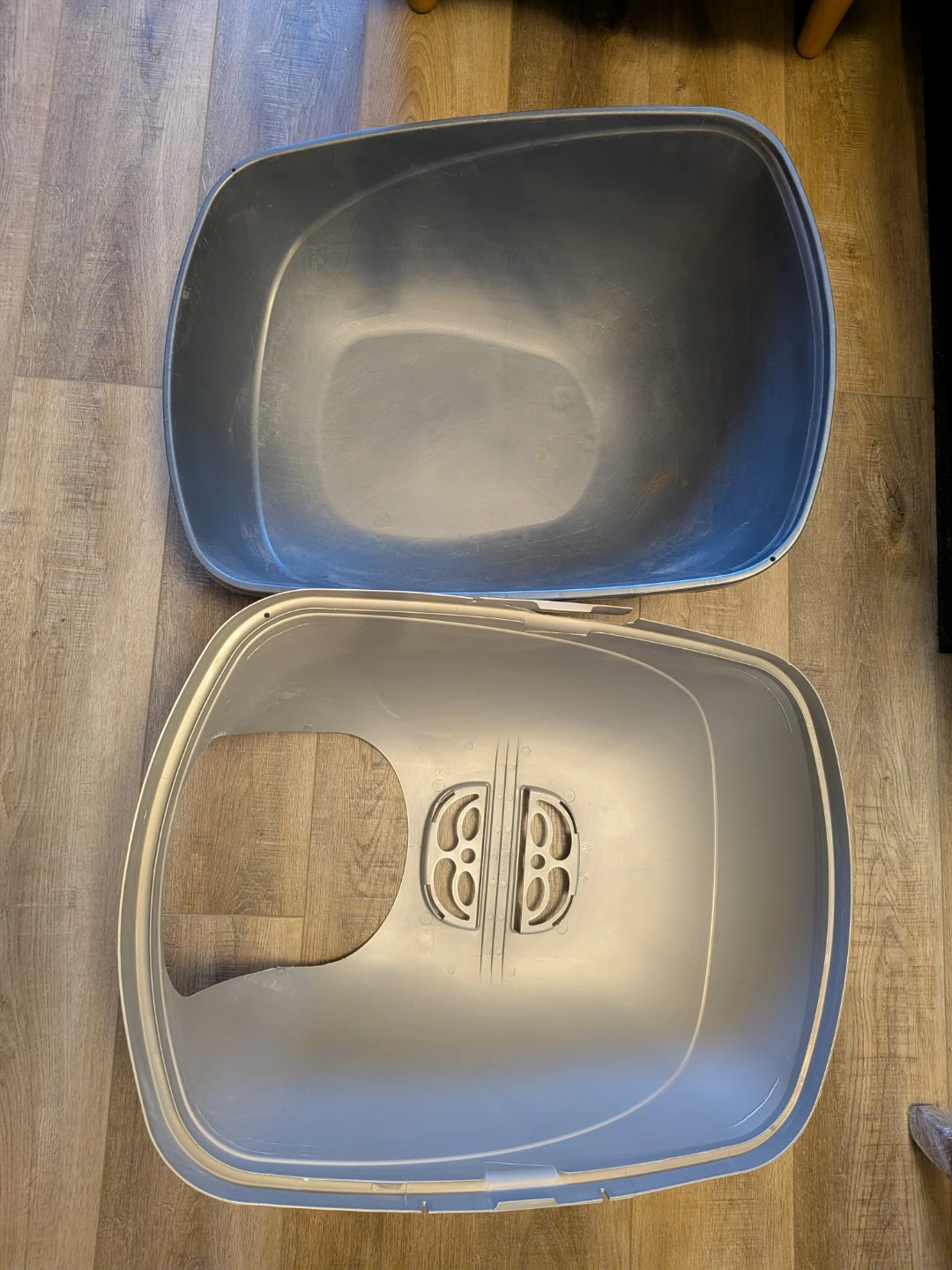 Large Hooded Cat Litter Box - photo 4