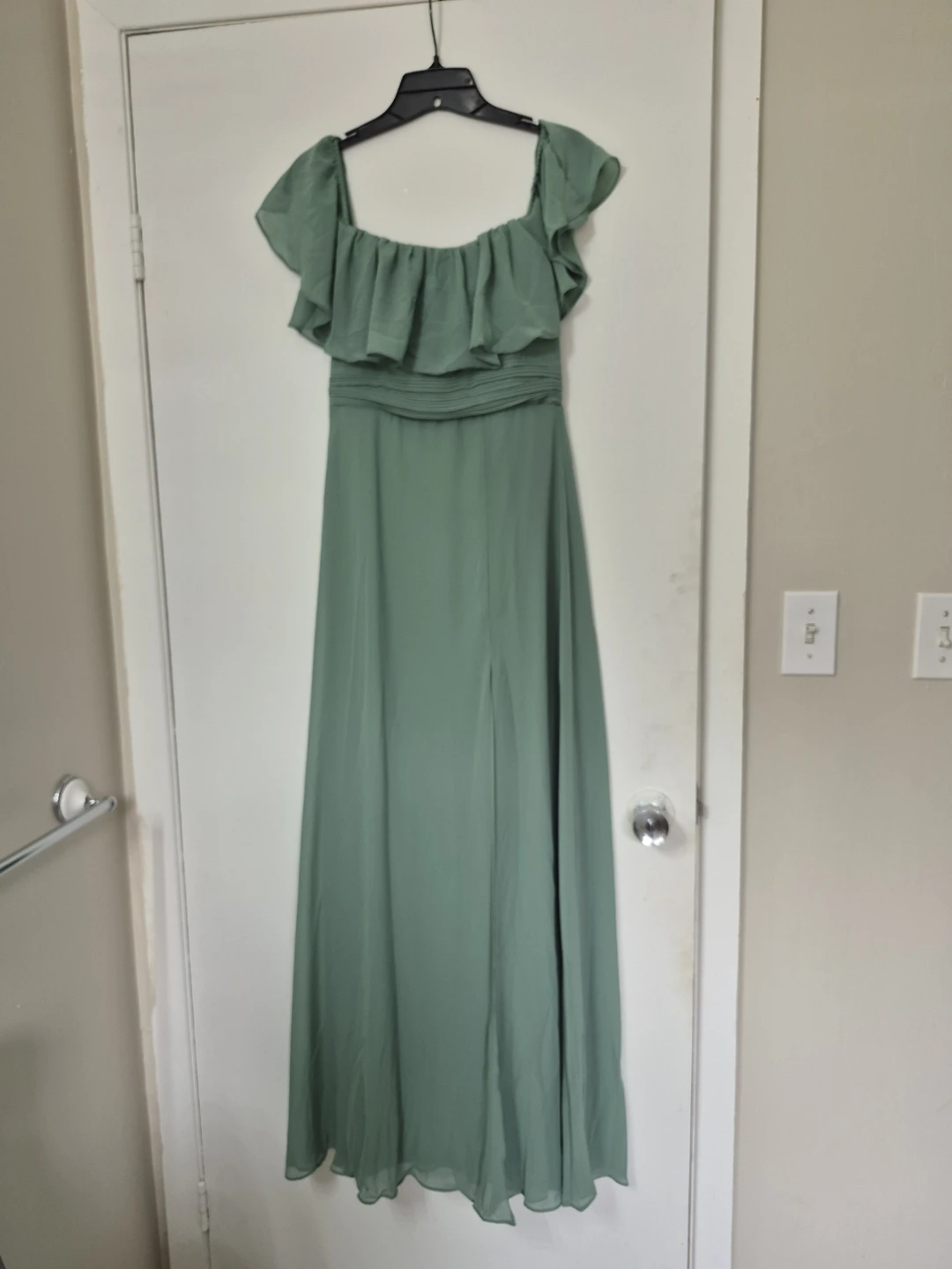 Green Off-the-Shoulder Ruffle Dress