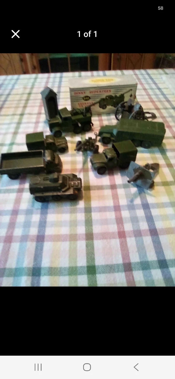 10 Dinky toys Military Vehicles