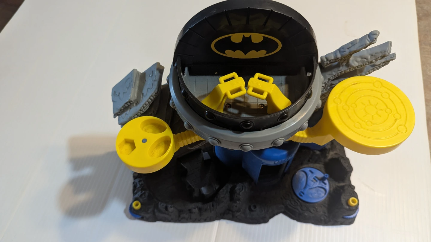 Fisher-Price Imaginext DC Super Friends Batcave Playset - photo 3