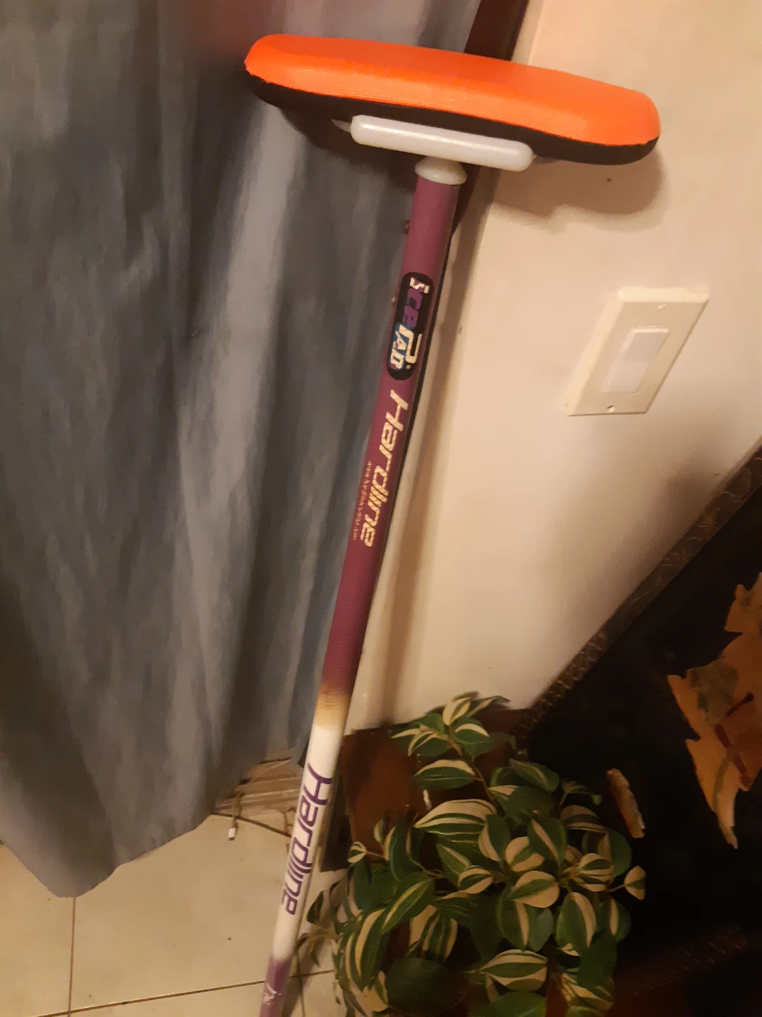 Hardline Ultra-light carbon fiber (WCF/)Broom w/Head