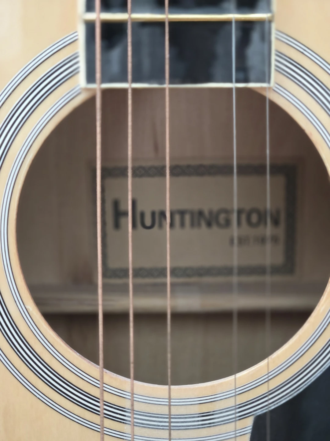 Huntington Acoustic Guitar - photo 2