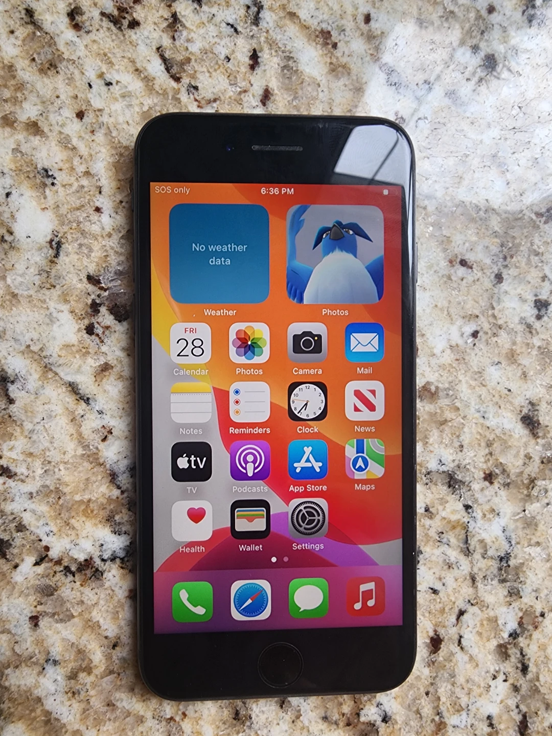 Apple iPhone 8 unlocked excellent 90 battery