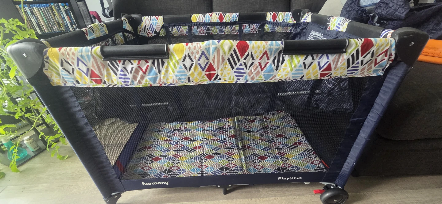 Harmony Play & Go Playard / Portable Crib – Excellent Condition - photo 4