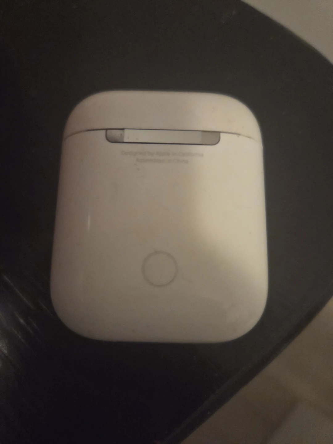 Apple AirPods Charging Case - photo 2