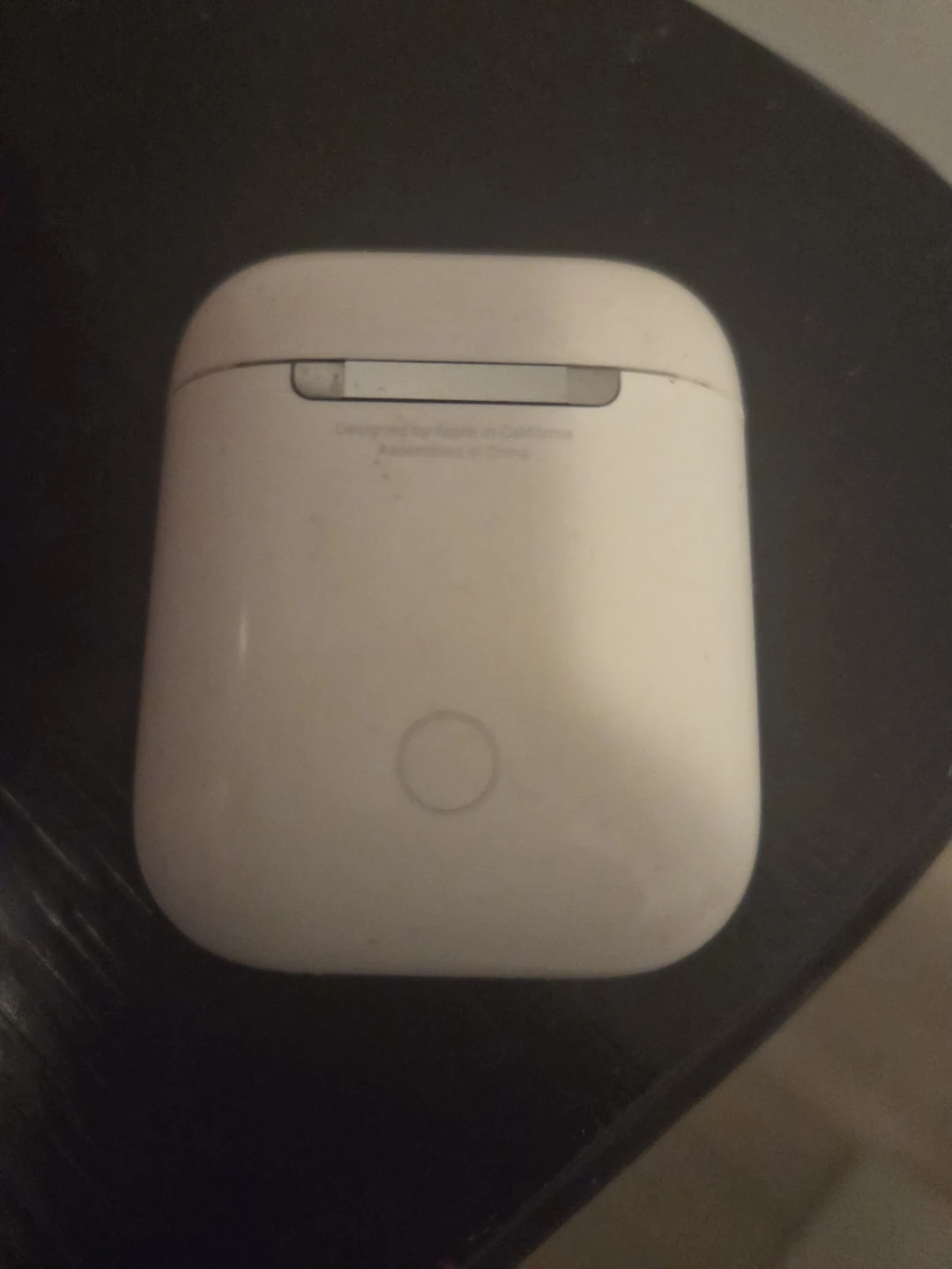 Apple AirPods Charging Case - photo 3