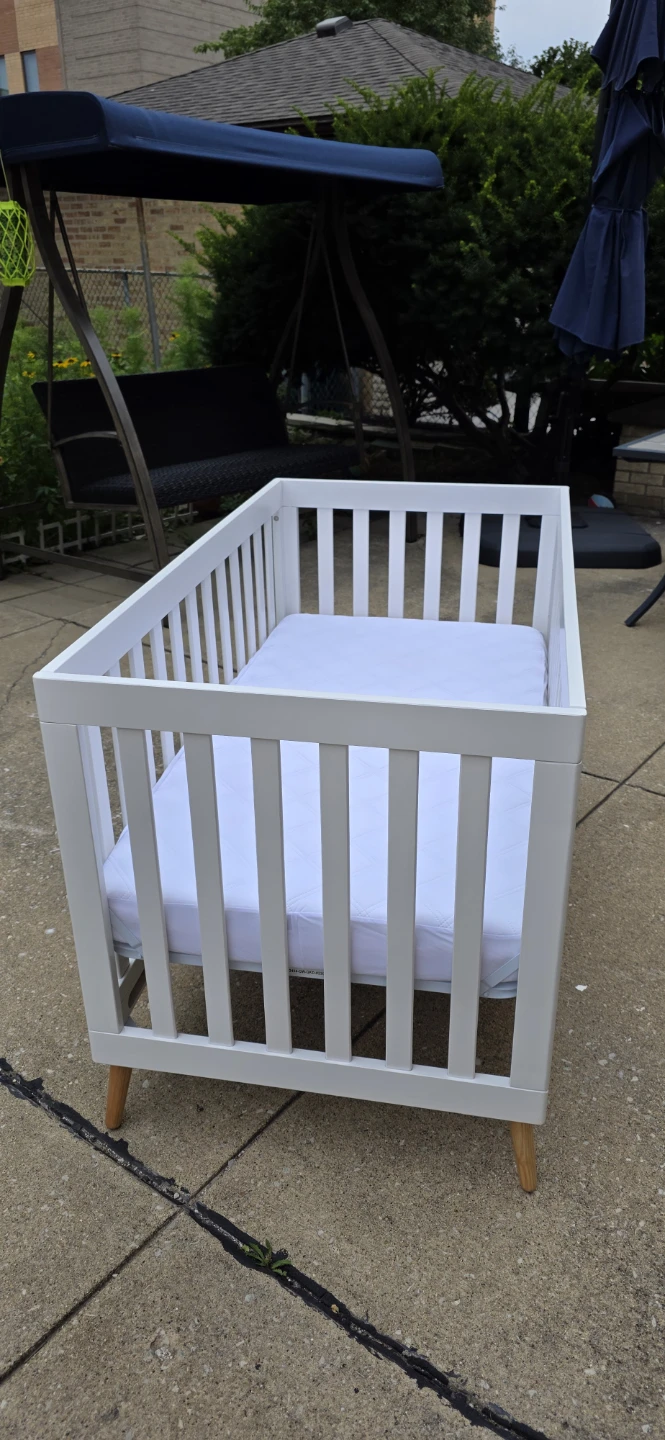 Delta Children Jordan 4-in 1 Convertible Crib Bianca White - photo 2