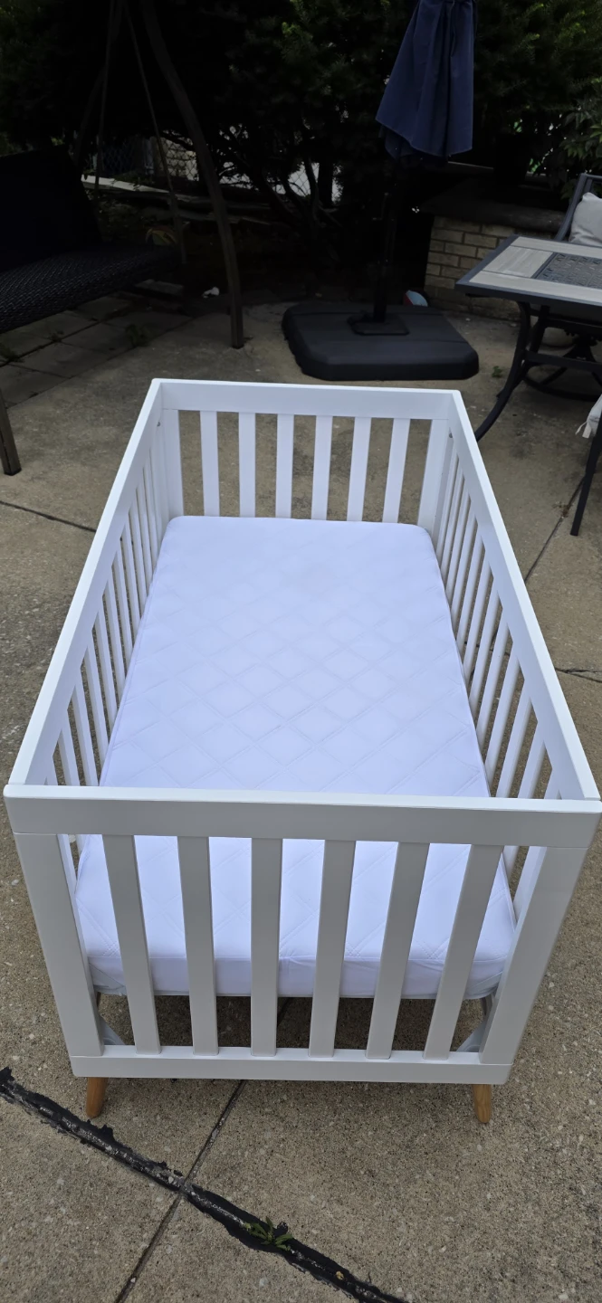 Delta Children Jordan 4-in 1 Convertible Crib Bianca White - photo 4