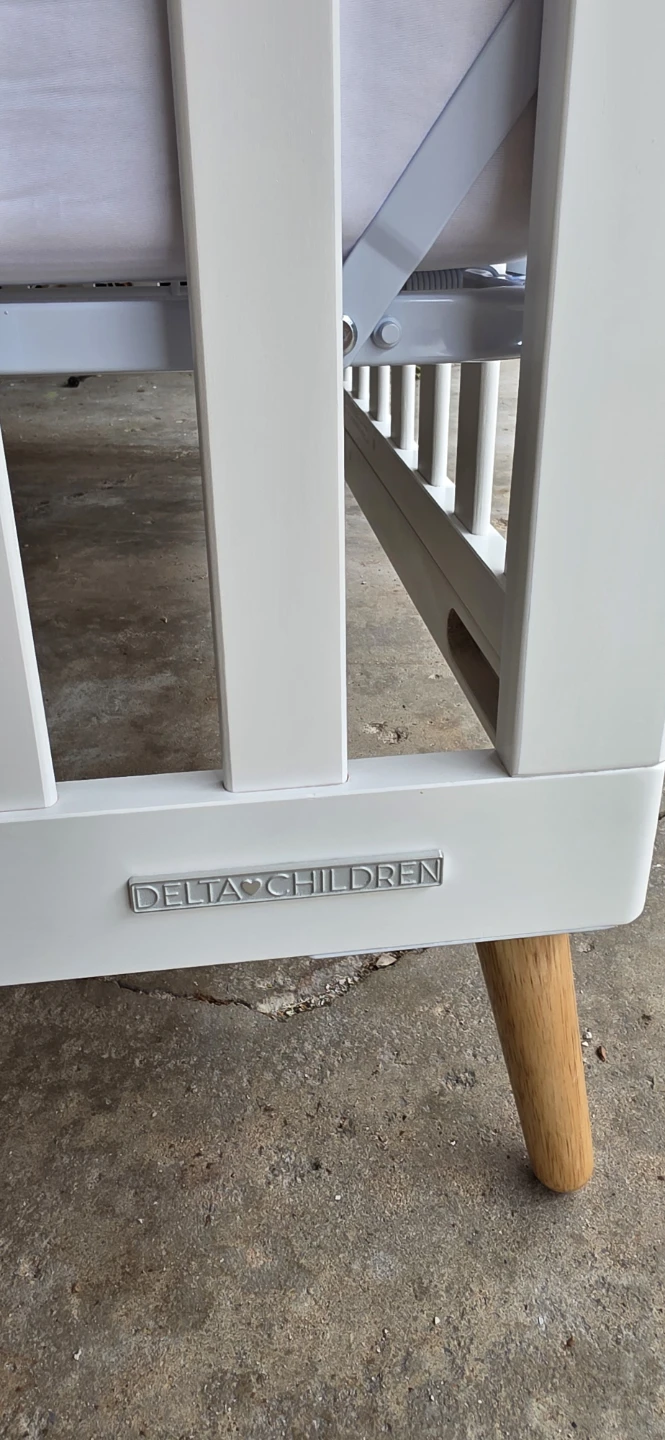 Delta Children Jordan 4-in 1 Convertible Crib Bianca White - photo 5