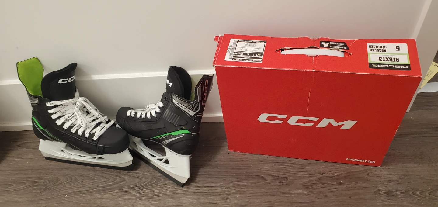CCM Ribcor RIBXT3 Hockey Skates size 5 - photo 3
