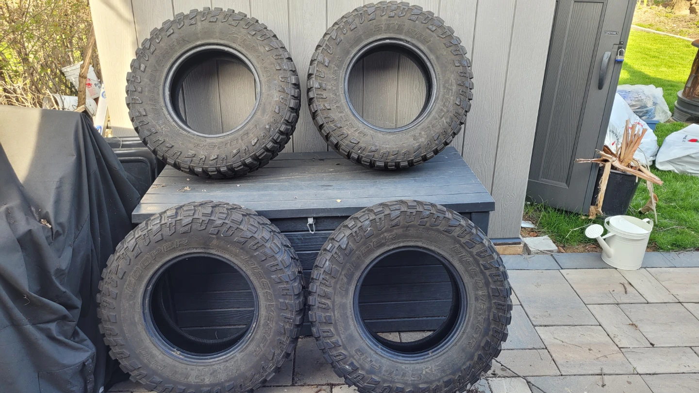 Cooper Discoverer STT PRO Tires LT265/75R16 (Set of 4)