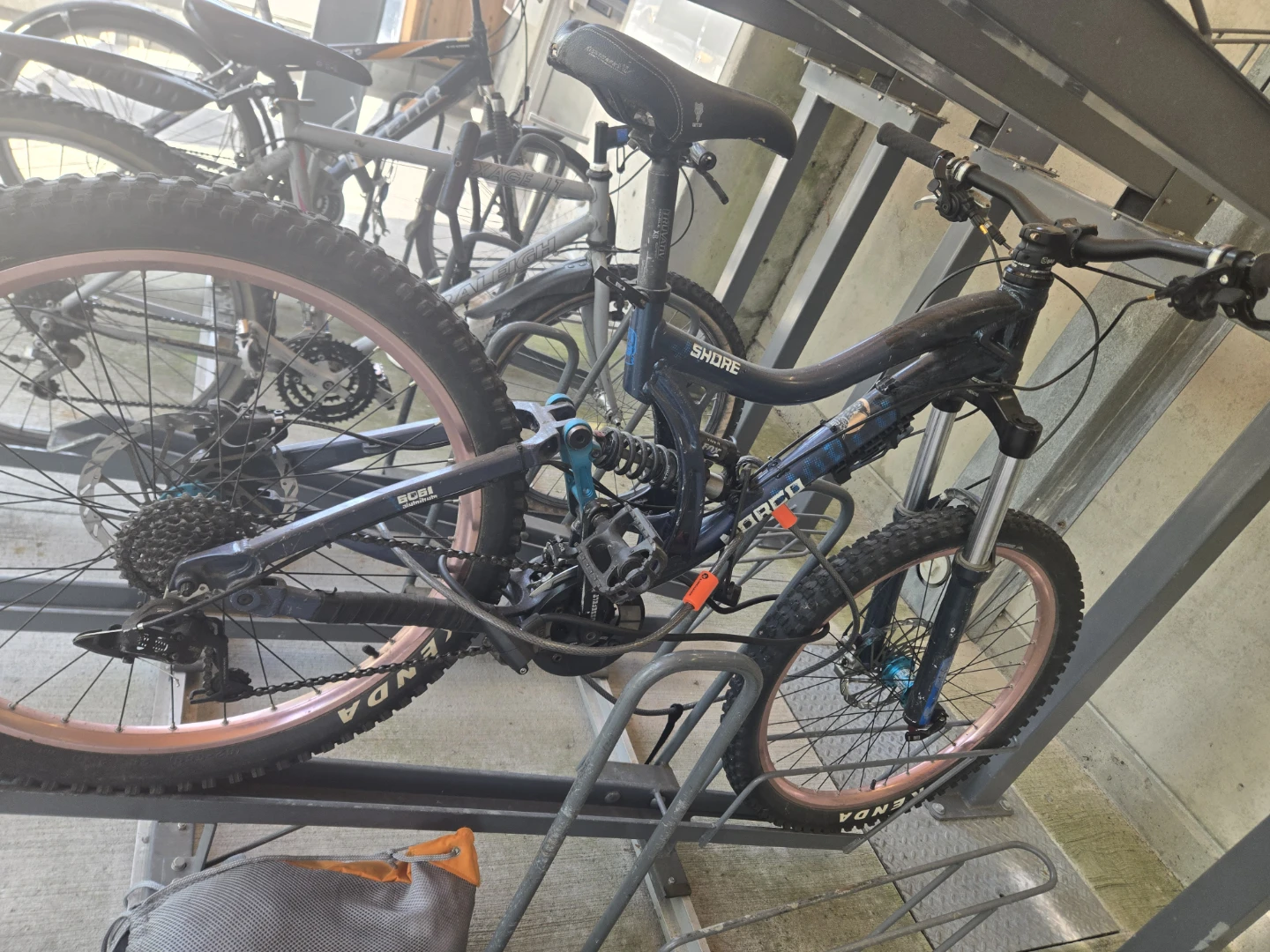 Norco Shore full suspension bike - photo 2