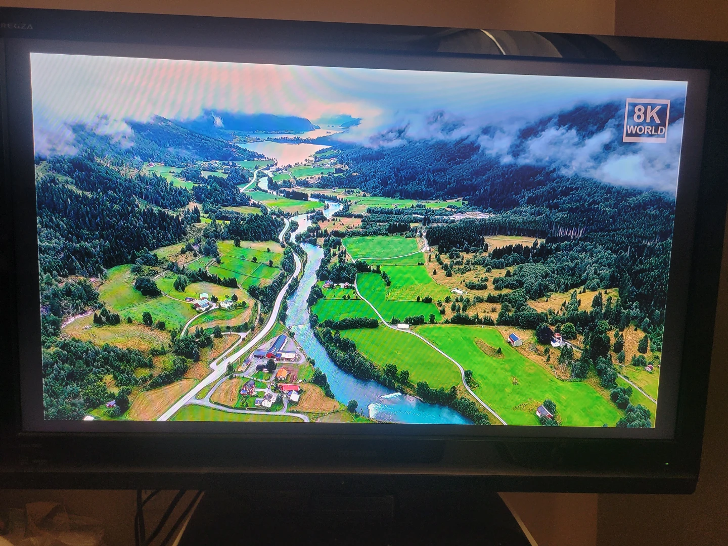 46" TOSHIBA REGZA Cinema Series TV