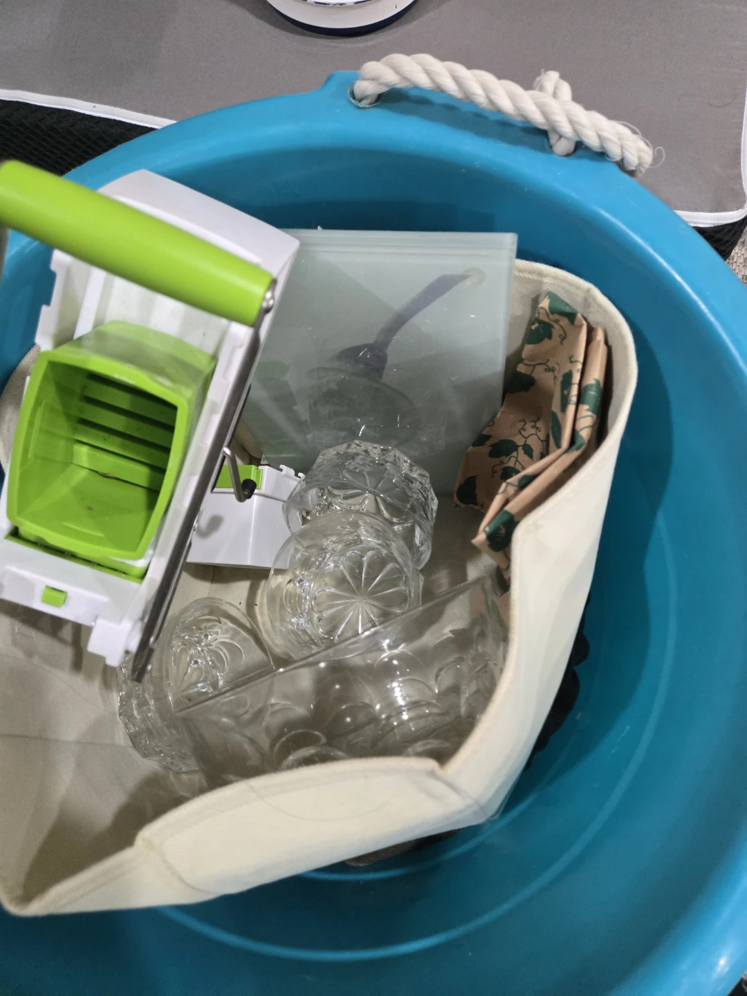 Kitchen Utensil and Glassware Set