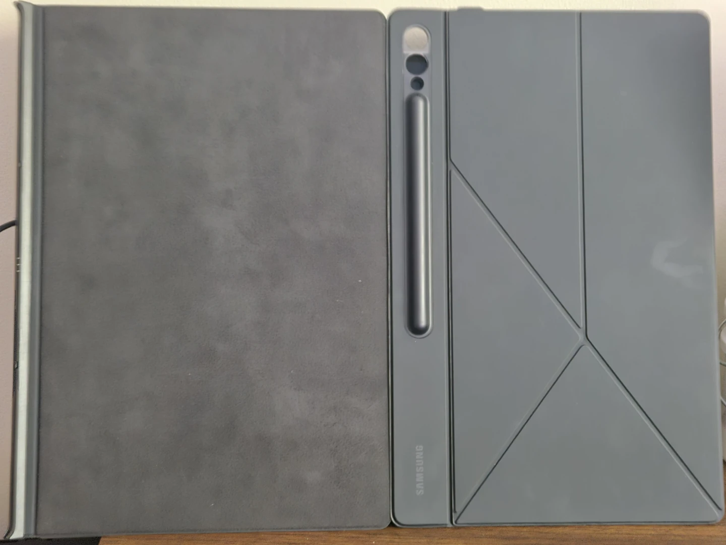 Samsung Galaxy Tab S10 Ultra Smart Book Cover - photo 2