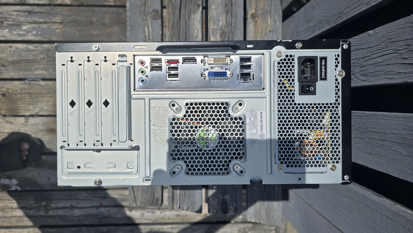 LG Desktop Computer Tower + 4GB RAM