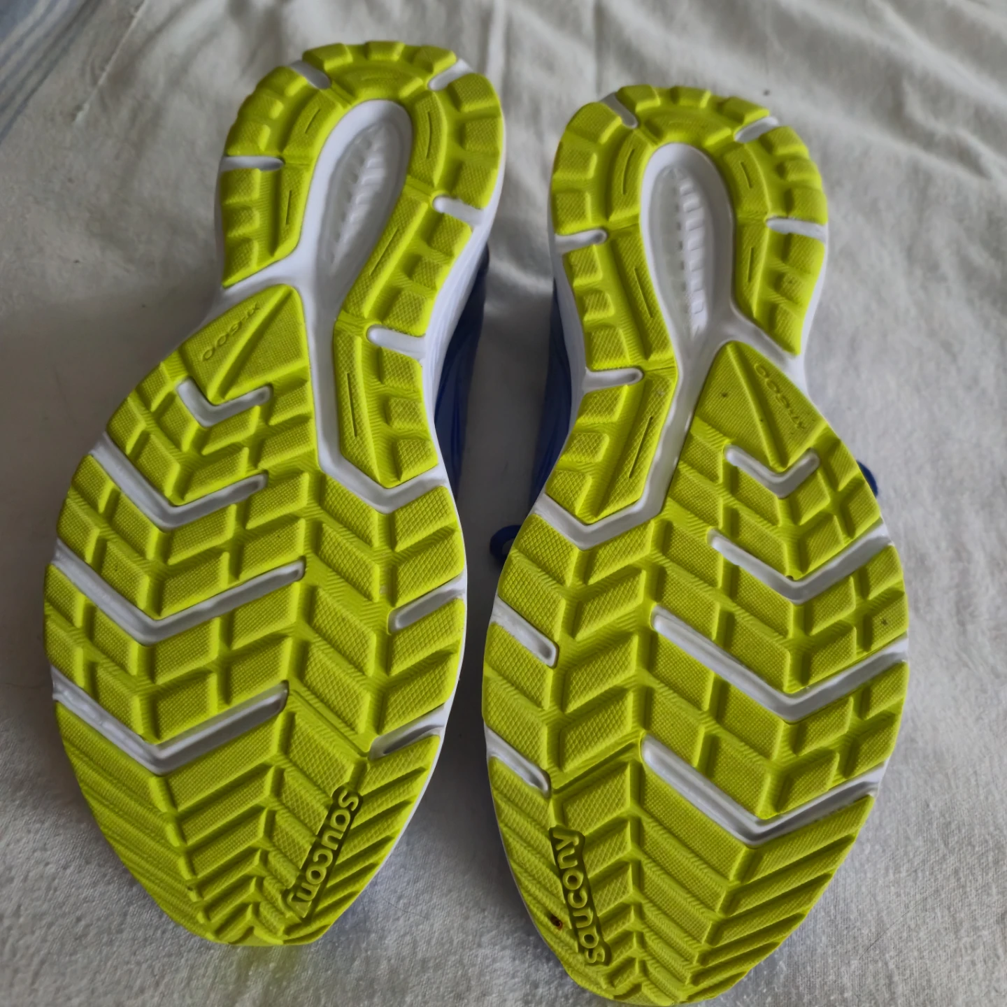 Saucony Azara 4 Running Shoes - photo 4
