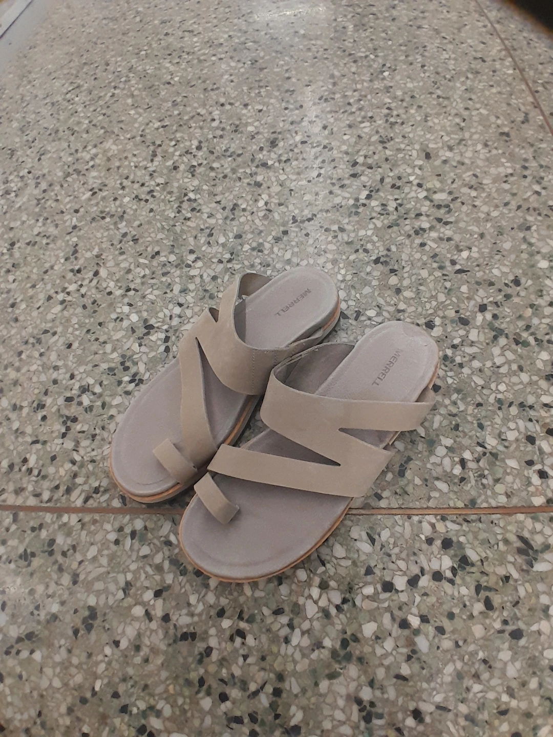 Merrell Women's Tan Suede Sandals Size 8.5 - photo 4
