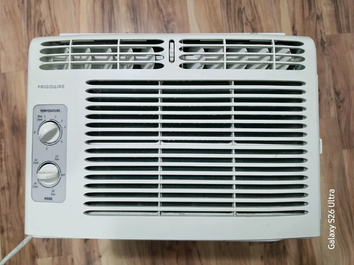 Frigidaire 5000 BTU Window-Mounted Air Conditioner White - photo 2