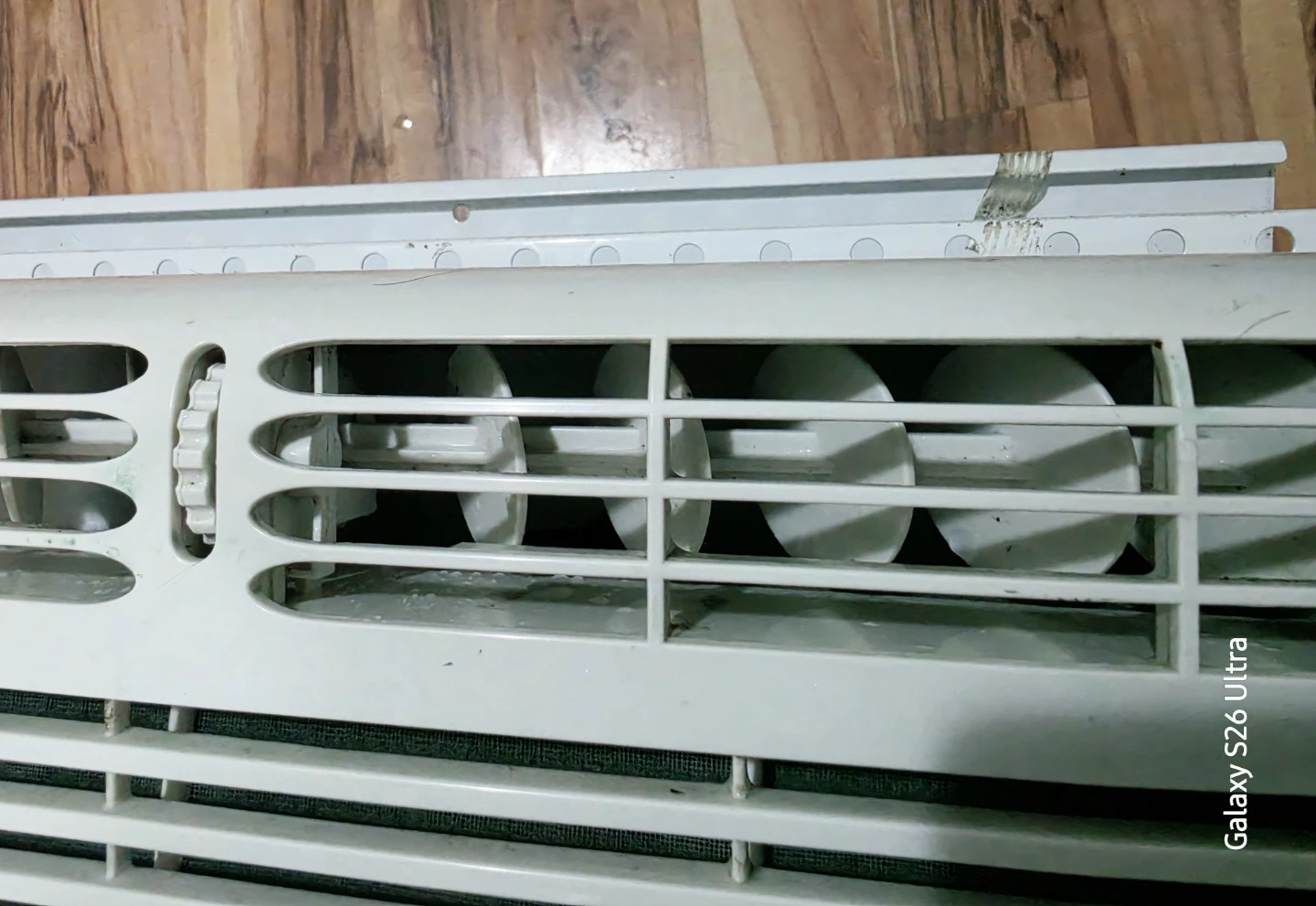 Frigidaire 5000 BTU Window-Mounted Air Conditioner White - photo 5