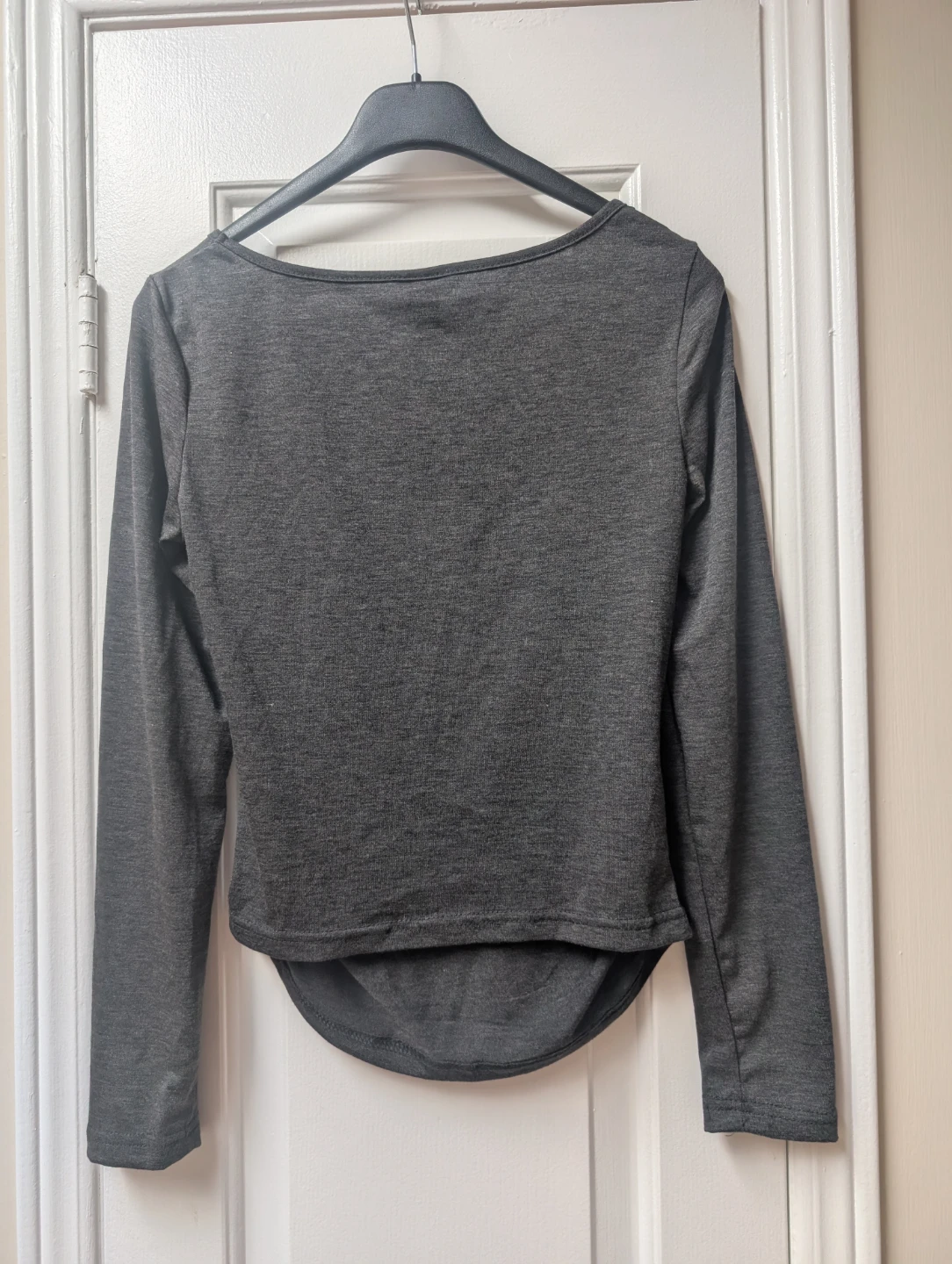 BNWT SHEIN Grey Long Sleeve Ruched Top Size S - photo 4