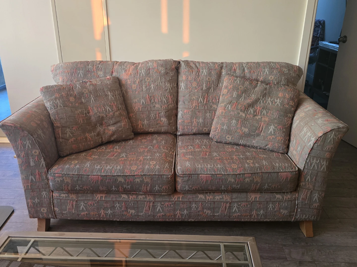 Sofa set with patterned upholstery - photo 2