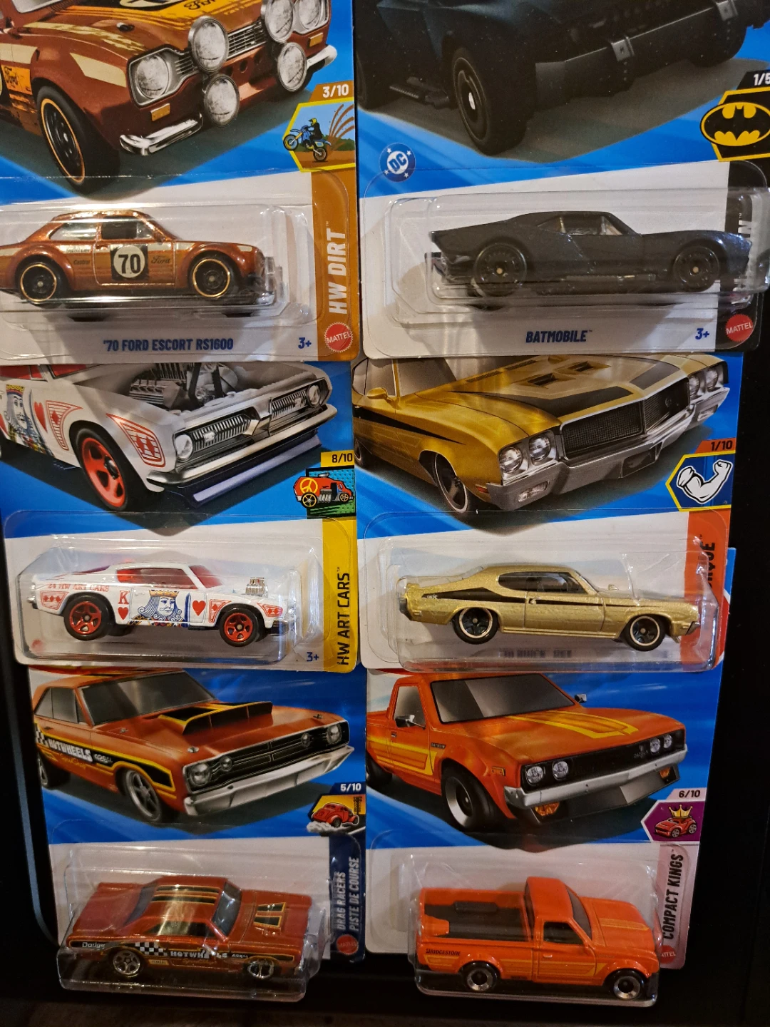 6 Hot Wheels/Die Cast Cars/Batman/Ford/Datsun/Buick/Dodge... - photo 2